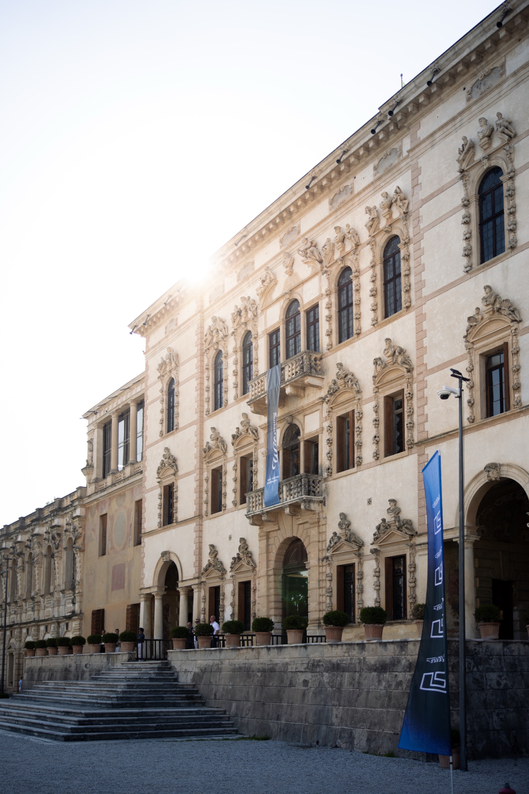 Villa Contarini con i banner 120 Wilier